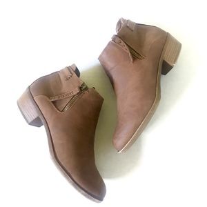 furry ugg boots black